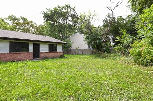 Building Photo - 1522 E 16th St