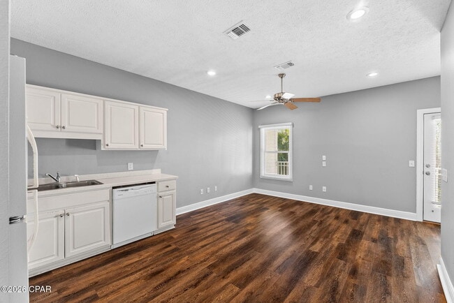 Building Photo - 236 Bonita Cir