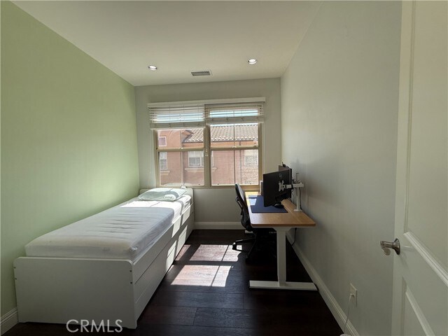 Building Photo - 93 Thornhurst