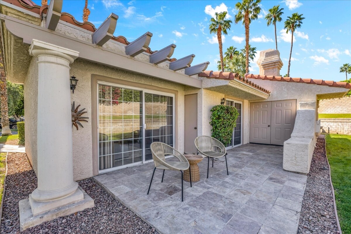 Building Photo - 2701 E Mesquite Ave