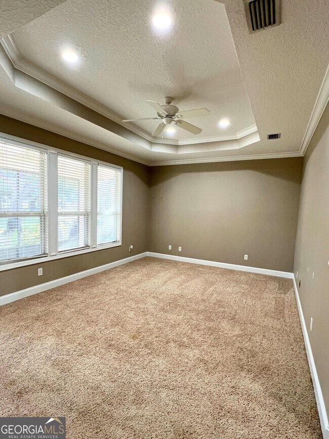 Building Photo - 582 Eagle Blvd