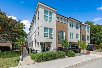 Building Photo - 1 bedroom with office and yard in beautiful Lakewood!