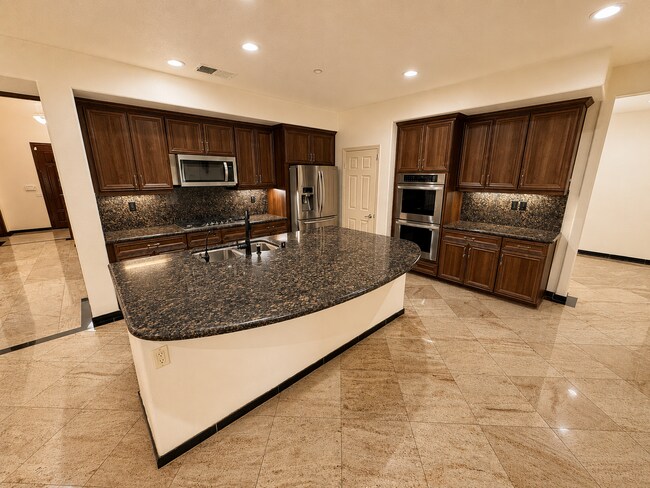Building Photo - 621 Marbella Ct