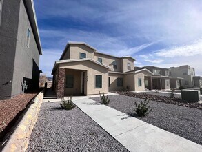 Building Photo - Upper Valley 3 Bedroom 2.5 Bath Townhome