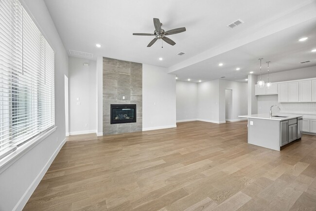 Building Photo - 826 Marathon Ct