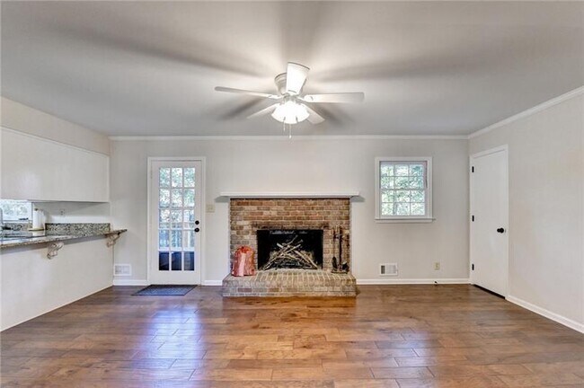 Building Photo - 478 Dorsey Cir SW