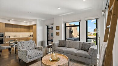 Building Photo - 815 V St NW