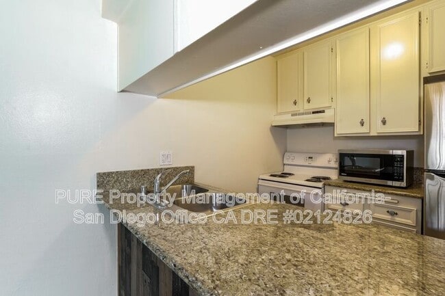 Building Photo - 615 Vine St