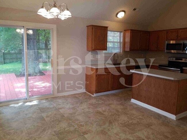 Building Photo - 3380 Chadbury Dr NW