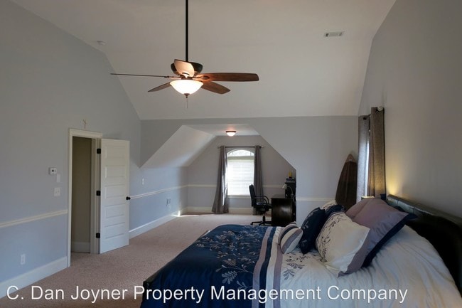 Building Photo - 119 Versilia Ln