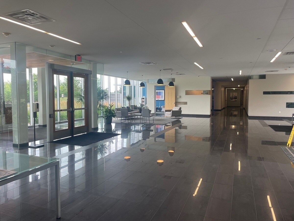 Building Photo - 8151 33rd Ave S