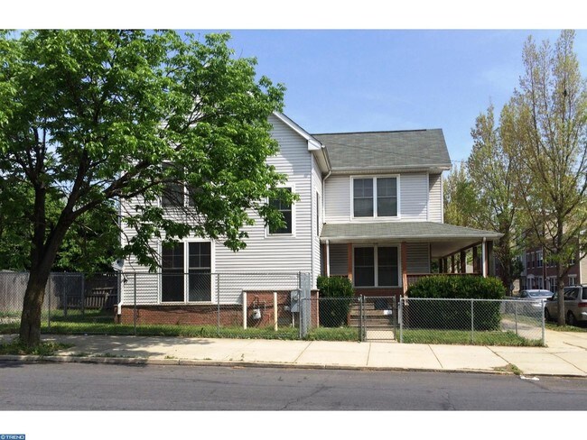 Building Photo - 1600 N 7th St
