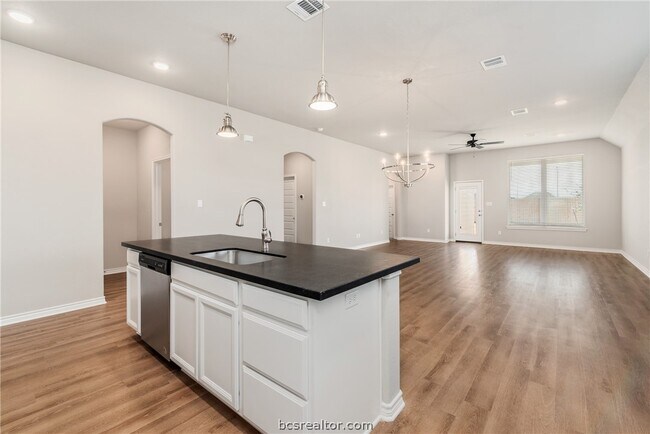 Building Photo - 3421 Utah Ct