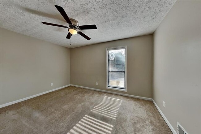 Building Photo - 1318 Shiloh Trail E Northwest