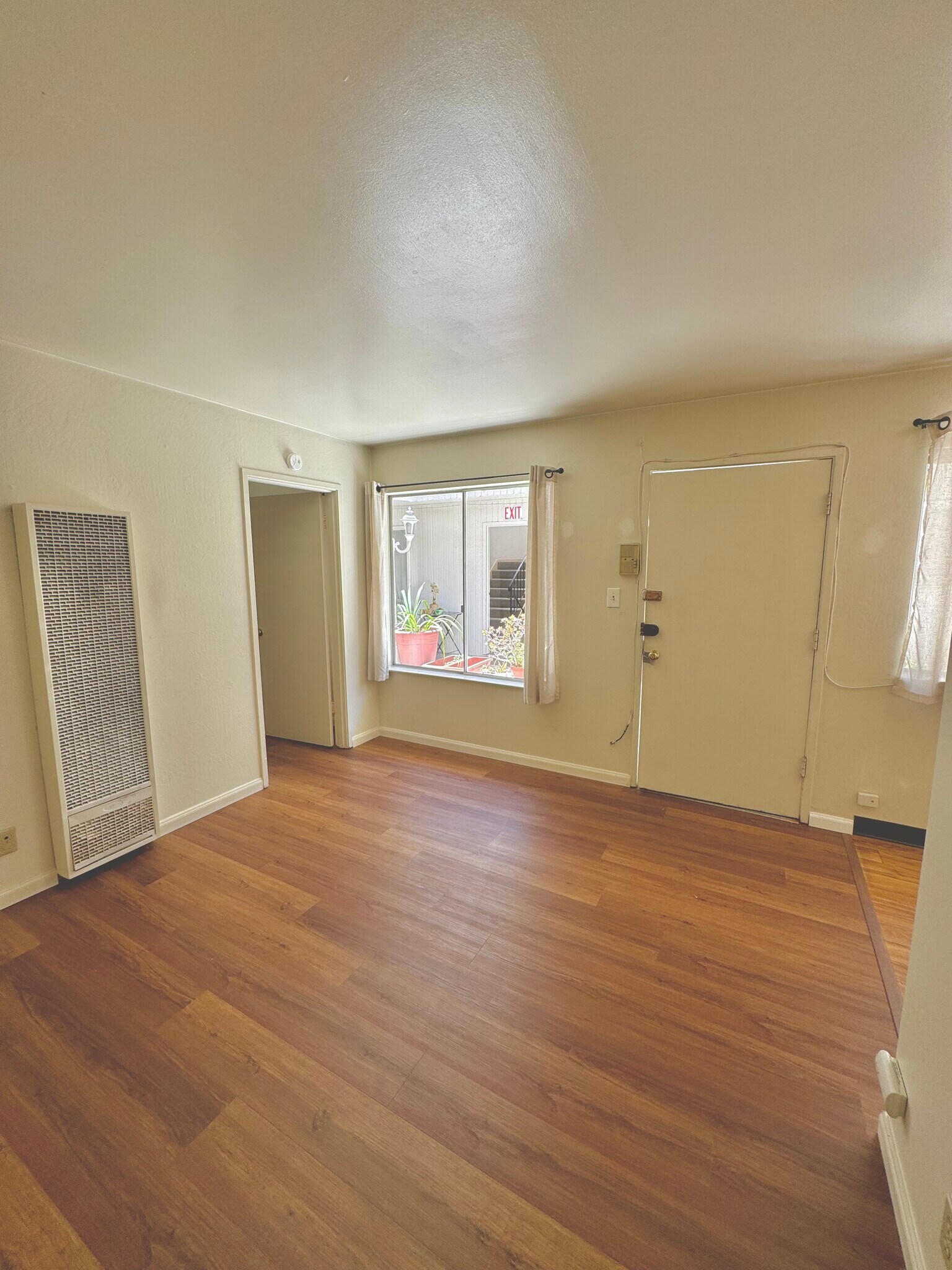 Building Photo - 870 Grove St