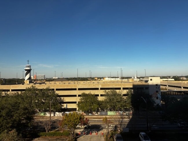 Building Photo - 311 W Ashley St