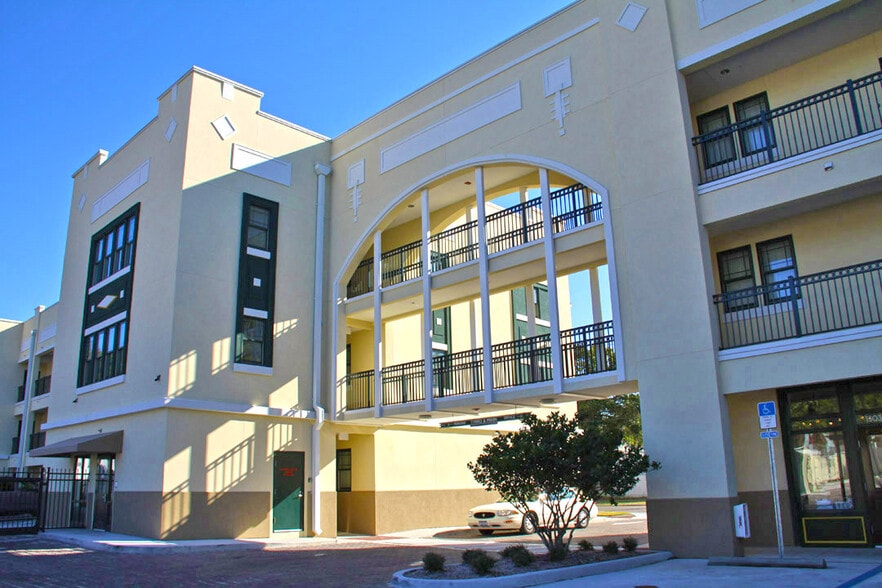 Building Photo - 1303 Main St N