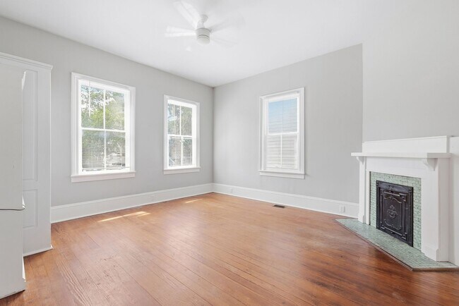 Building Photo - 320 E 31st St