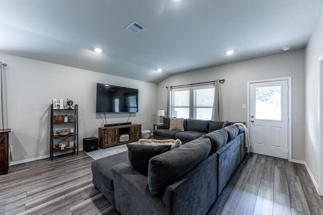 Building Photo - 306 Pecos Dr