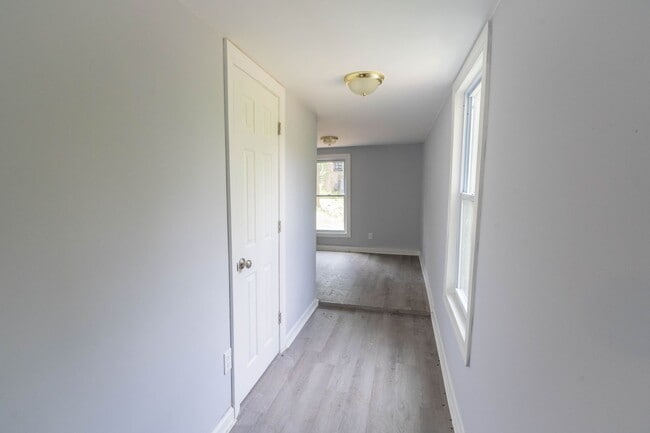 Building Photo - AVAILABLE NOW at a Good Price. 1 Bed 1 Bath FOR LEASE in Lewisburg. $700 Rent.
