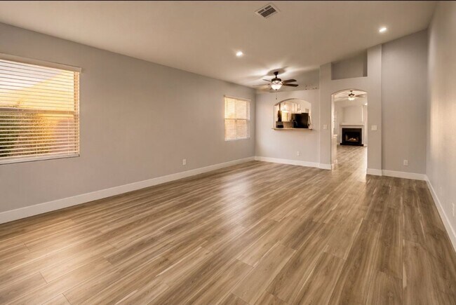 Building Photo - Beautiful Single Story Home Ready for Immediate Move-In