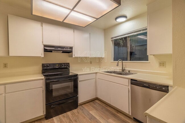 Building Photo - 5626 Blackoak Ct