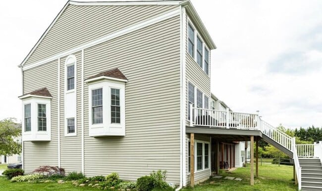 Building Photo - 8 Crenshaw Ct