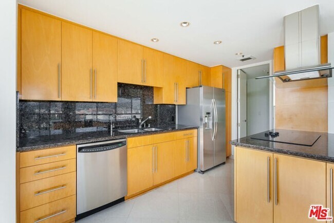 Building Photo - 10750 Wilshire Blvd
