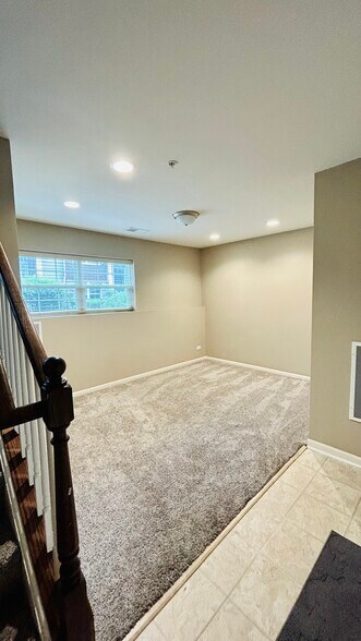 Basement / office room - 1164 Evergreen Ave