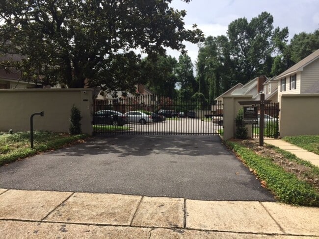 Building Photo - AVIALABLE NOW! GATED COMMUNITY! NEAR USA C...