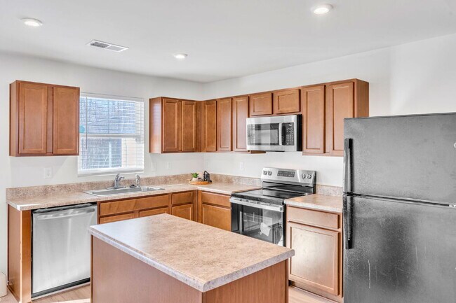 Building Photo - Modern 3BR, 2.5BA Townhouse in Walnut Hill Townes in Greer! ($1800/mo base rent***)