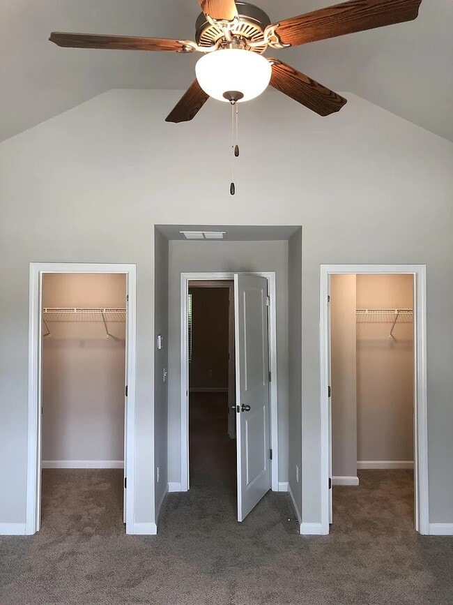 Building Photo - 1155 Oak Hollow Ln