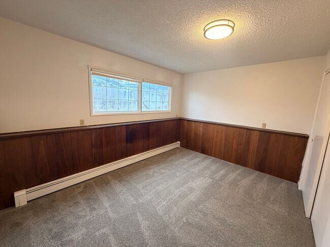 Building Photo - A beautiful and spacious (4) Bedroom home has what you need!