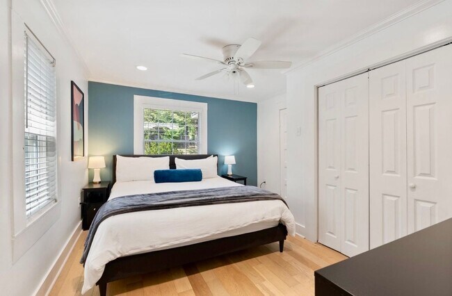 Building Photo - 5521 J St