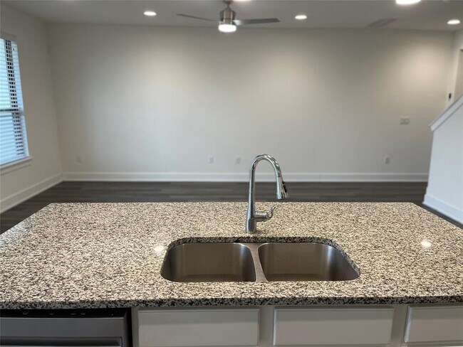 Building Photo - 12103 Maypole Bend