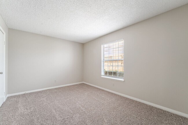 Building Photo - 3823 S Maryland Pkwy