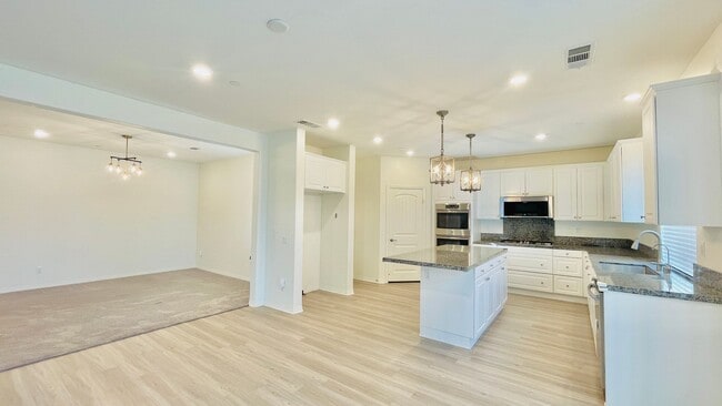 Building Photo - BEAUTIFUL 5BD/3BA-2 Story Home available for rent in Jurupa Valley!