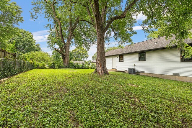 Building Photo - Charming Updated Home with 1-Car Garage, Fenced Backyard & Modern Finishes