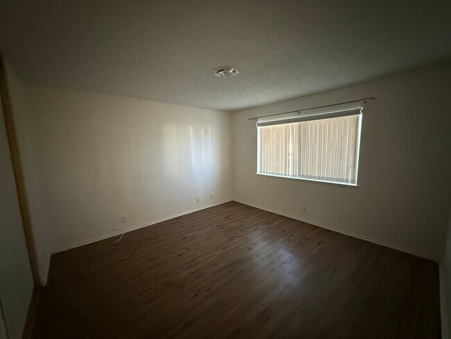 Building Photo - Cozy 2 bedroom 1 bath