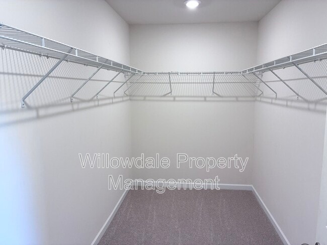 Building Photo - 229 Willow Grove Ln