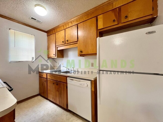 Building Photo - 1603 Westchester Dr