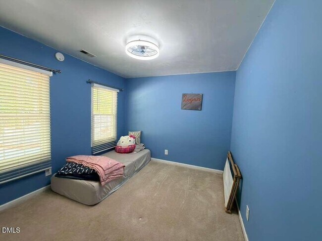 Building Photo - 109 E Seve Ct