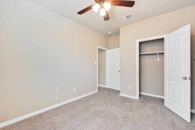 Building Photo - 163 Lone Tree Hollow