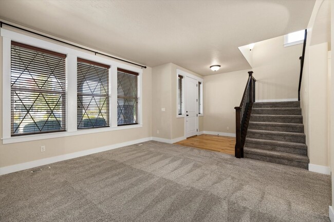 Building Photo - Spacious 5-Bedroom Home (plus bonus room) on ½ Acre in Bridgetower – Rare Meridian Rental!