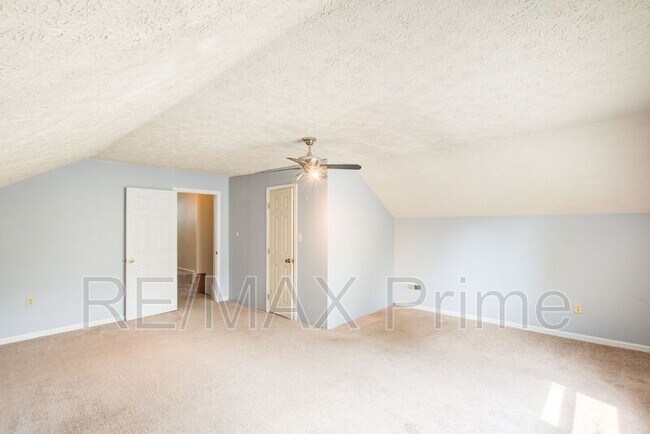 Building Photo - 71 Michaels Woods Dr