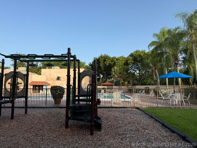 Building Photo - 1041 NW 124th Ave