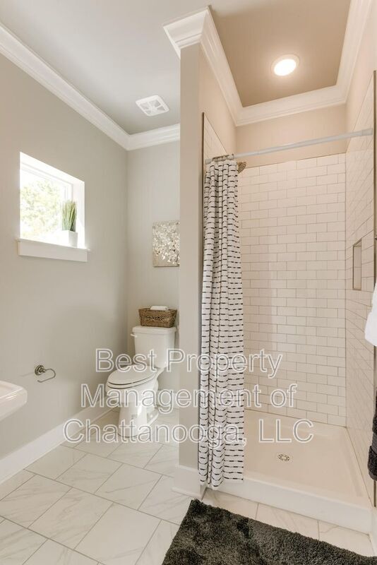 Building Photo - 410 Ziegler St