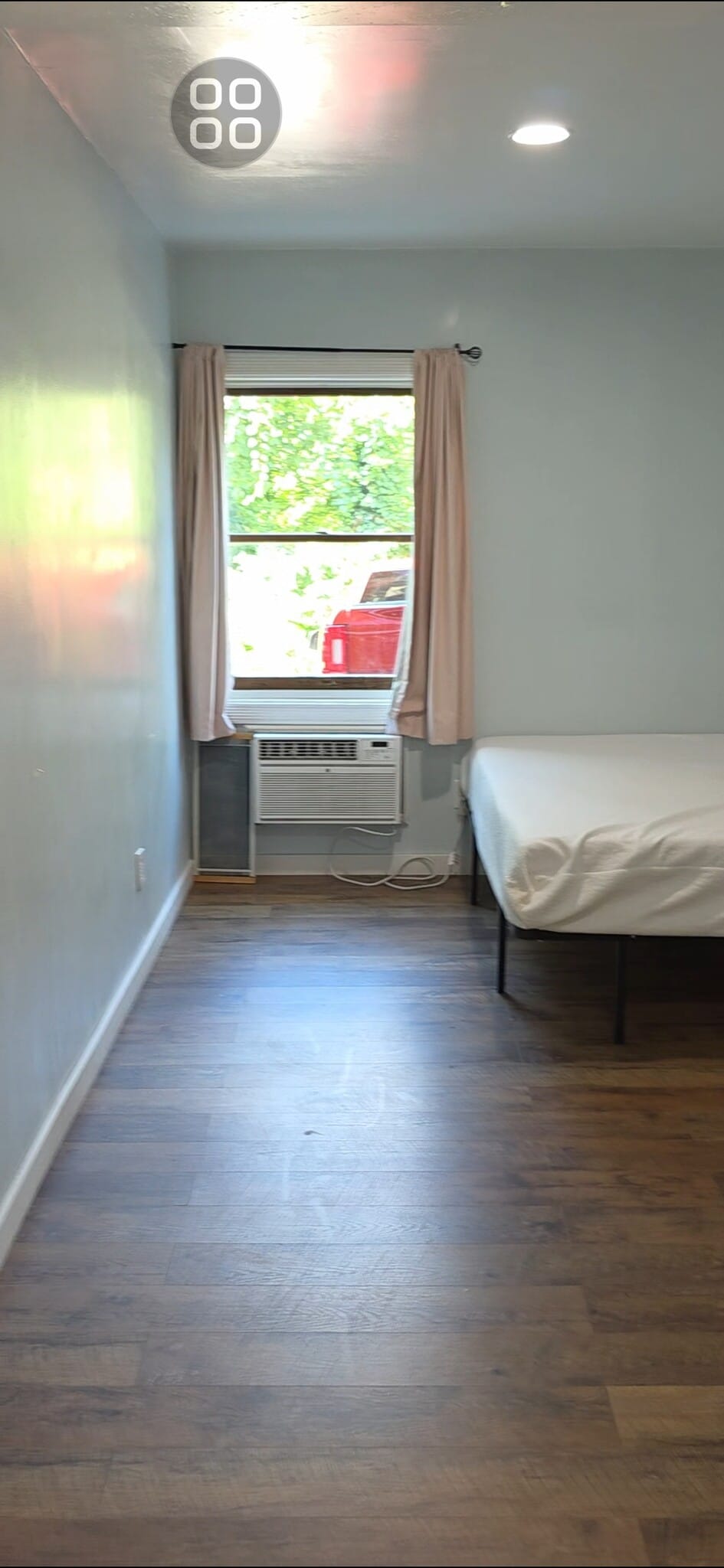 Building Photo - 925 College Ave