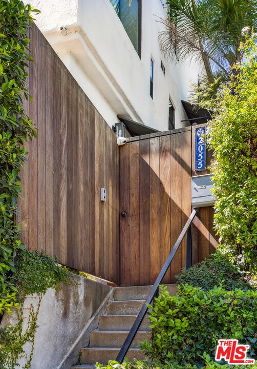 Building Photo - 2055 W Silver Lake Dr