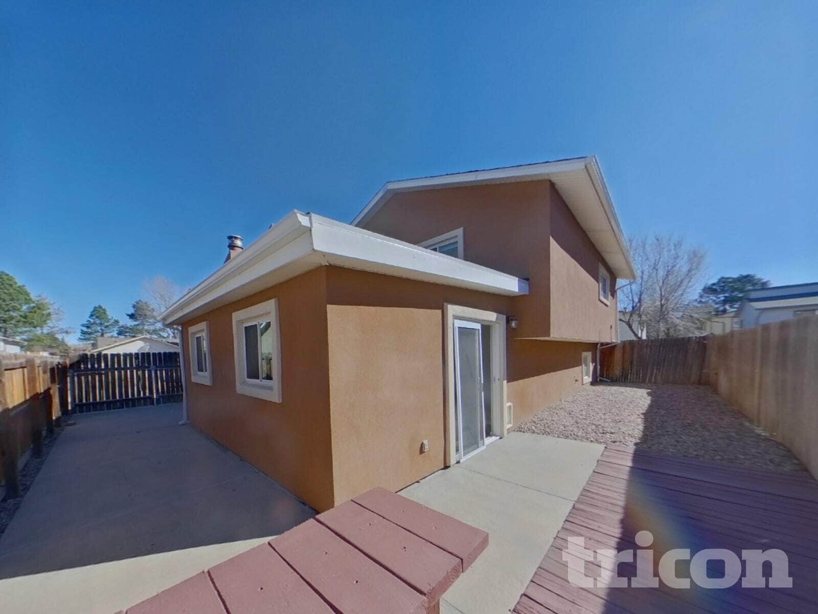 Building Photo - 3015 Moonbeam Cir N